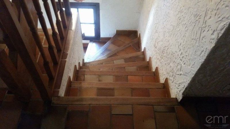 Pose d'un fauteuil monte escaliers intérieur chez un particulier à Mandelieu