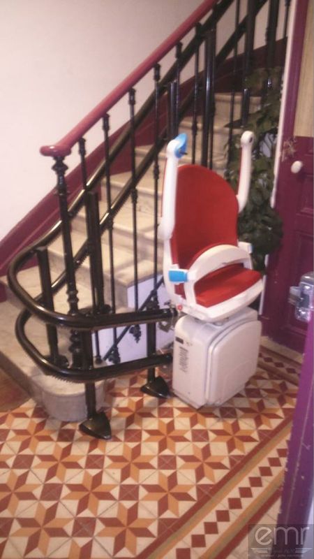 Installation d'un monte escaliers chez un particulier à Beausoleil