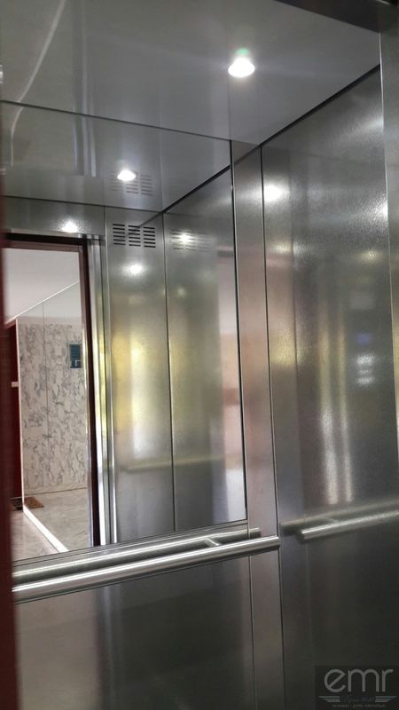 Habillage cabine et modernisation d'un ascenseur dans le quartier de Cimiez à Nice