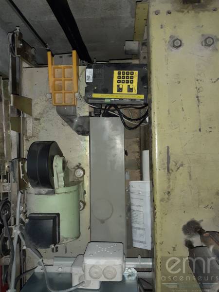 Emr Ascenseurs - téléphone avant