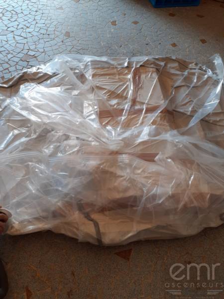 Qui contacter pour protéger vos plateformes élévatrices pendant la période hivernale ? EMR ASCENSEURS !!!