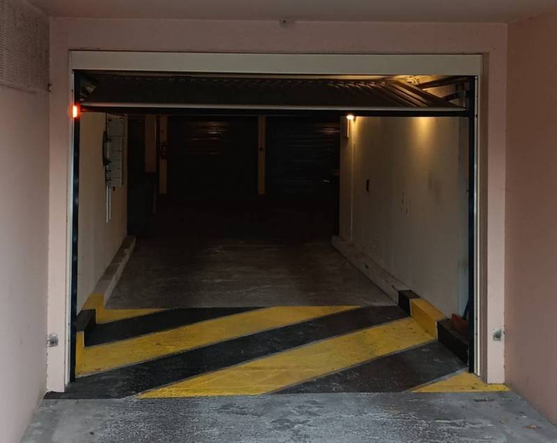 Porte de garage modèle 1