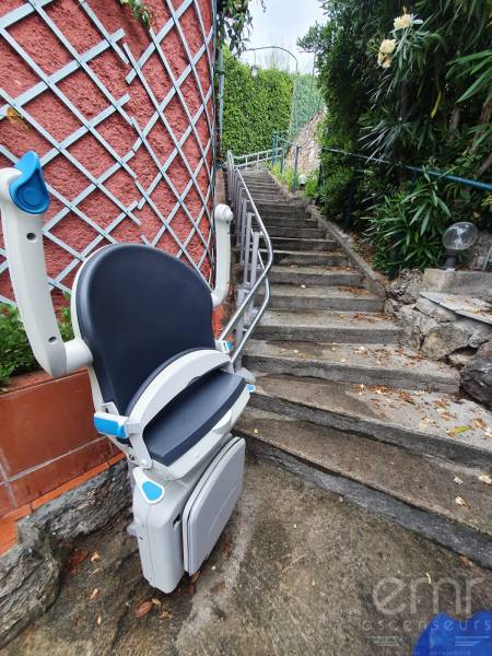 Besoin d’un monte-escalier dans la région de Beausoleil (06) …Qui contacter ? EMR ASCENSEURS !