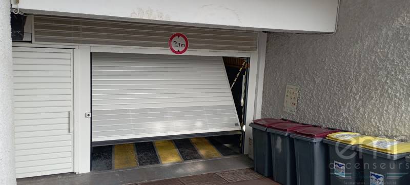 installation d'une porte de garage basculante automatique avenue général Estienne à Nice par EM