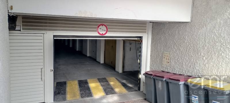 nouvelle porte automatique installée par emr en conservant le portillon existant